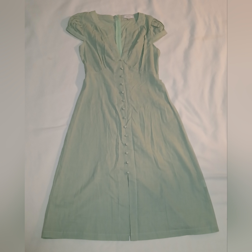 Elegant Green Button-Down Dress